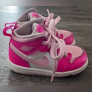 JORDAN 1 mid retro “Fierce pink” shoes sz 6C
